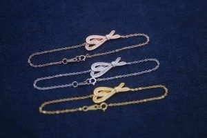 Buen precio Mujeres exquisitas con brazalete de plata esterlina 925 con 5A de zirconio cúbico en línea