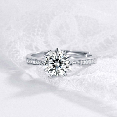Buy Custom Solitaire Moissanite Jewelry 1ct Engagement Rings Emerald Cutting online manufacture