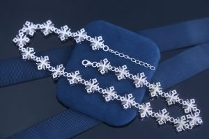 Buon prezzo Custom 925 Sterling Silver Quattro foglie di trifoglio Collare Diamante Gemma Pendente Catena in linea