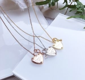 Guter Preis Custom Sterling Heart Silbernes Medaillon Halskette Anhänger für den Valentinstag Online